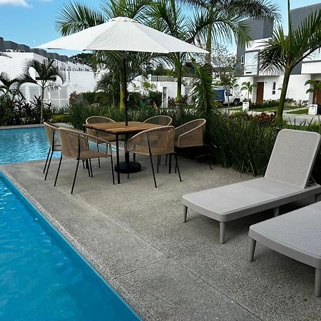 Casa Comoda Con Piscina Naranjo Kültér fotó